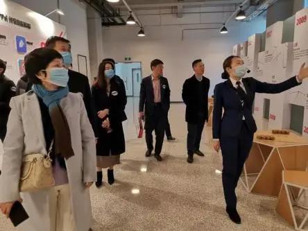 社科賽斯考研總裁、黨支部書記李發進，受邀走進網易參觀交流！